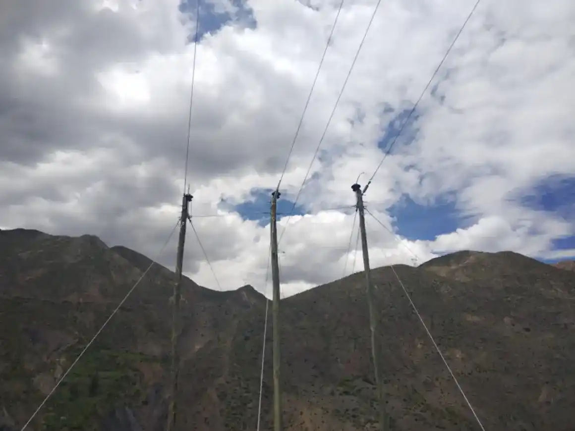 Construcción Electrificación Rural Municipio de Chuquihuta_13